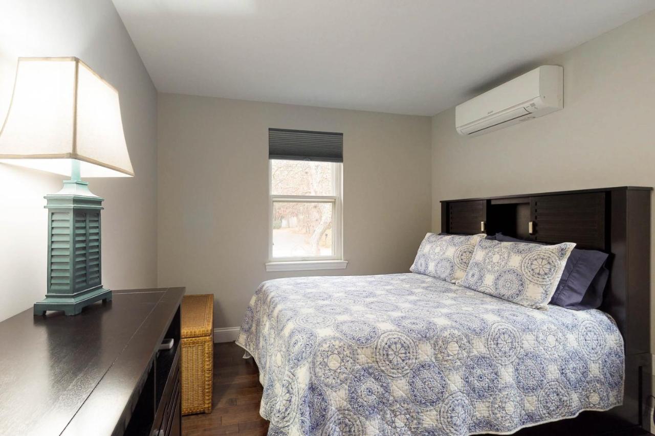 The Harwich House Villa Bagian luar foto